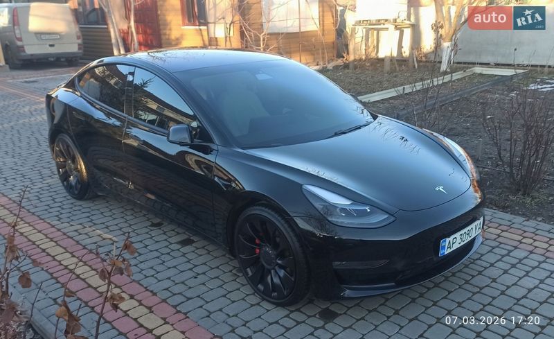 Седан Tesla Model 3 2021 в Виннице