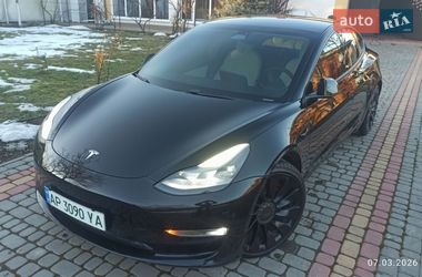 Седан Tesla Model 3 2021 в Виннице