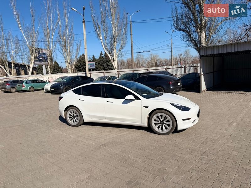 Седан Tesla Model 3 2022 в Дніпрі