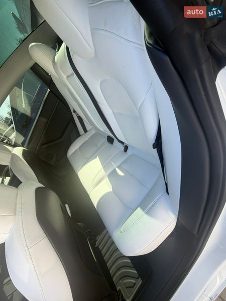 Седан Tesla Model 3 2022 в Дніпрі