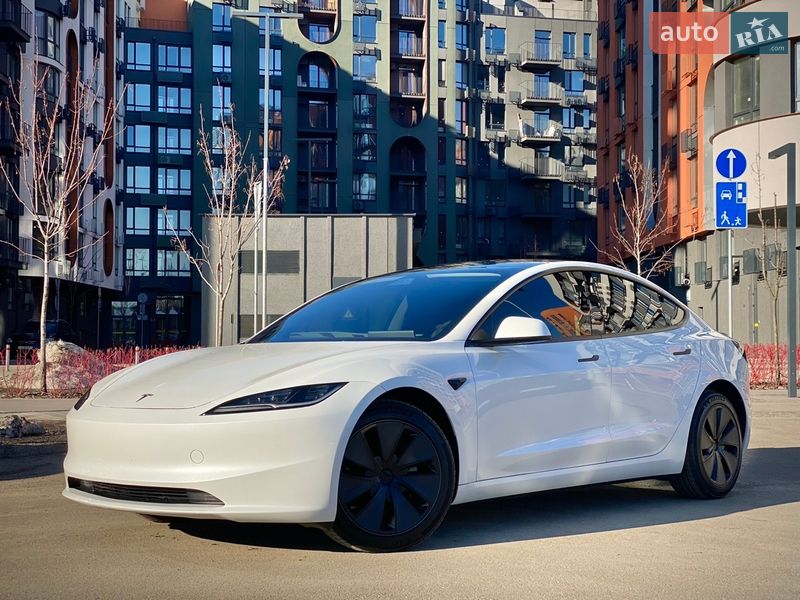 Седан Tesla Model 3 2024 в Киеве