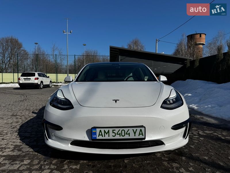 Седан Tesla Model 3 2020 в Коростишеві