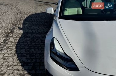 Седан Tesla Model 3 2020 в Коростышеве