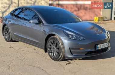Седан Tesla Model 3 2022 в Киеве
