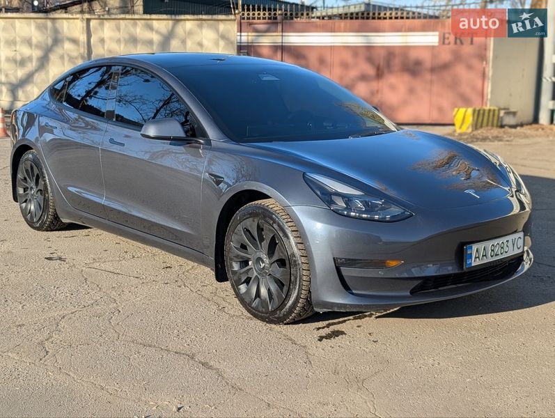 Tesla Model 3 2022