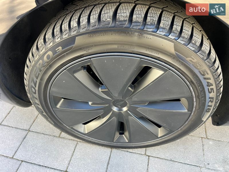Седан Tesla Model 3 2024 в Ковелі