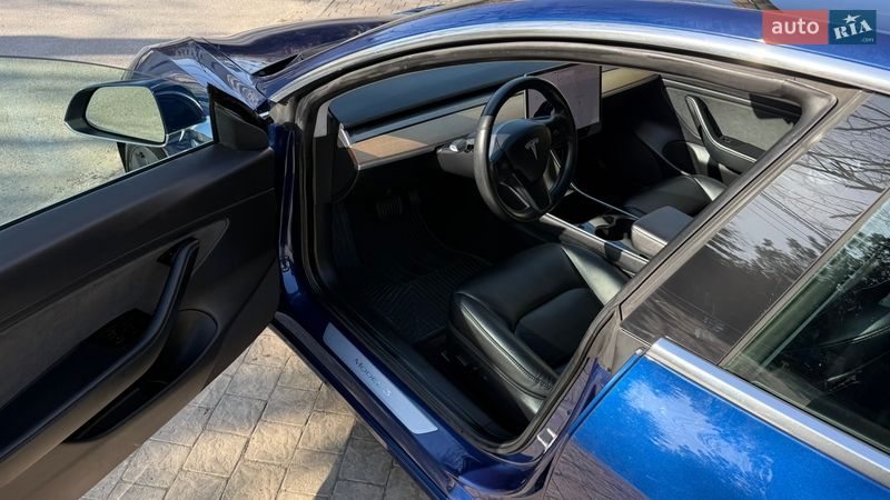 Седан Tesla Model 3 2019 в Одесі