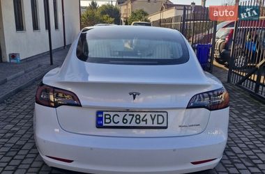 Седан Tesla Model 3 2018 в Львове