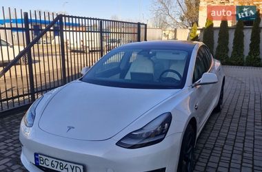 Седан Tesla Model 3 2018 в Львове