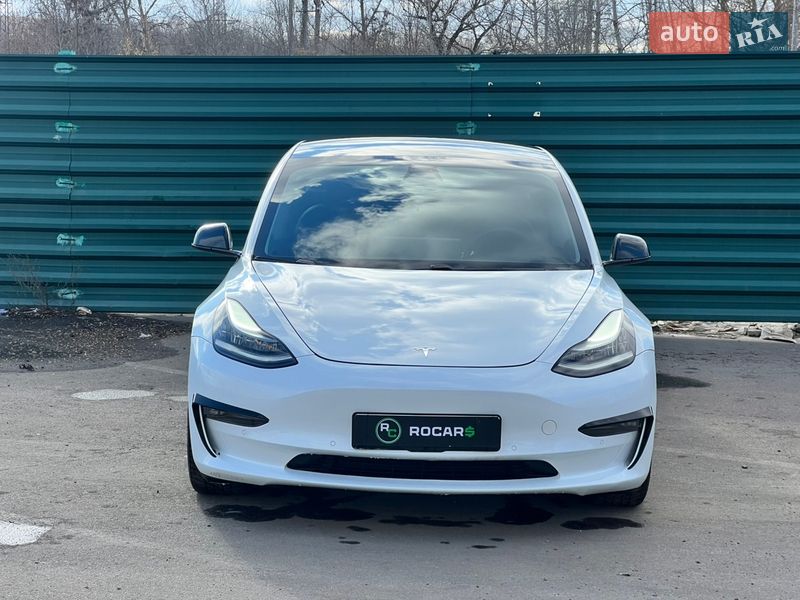 Седан Tesla Model 3 2020 в Киеве