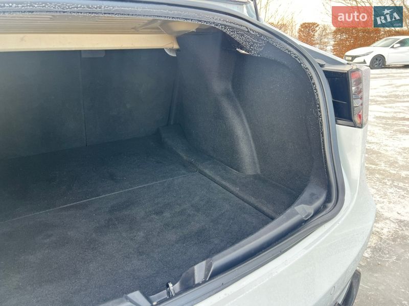 Седан Tesla Model 3 2020 в Киеве