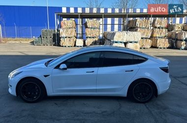 Седан Tesla Model 3 2020 в Львове