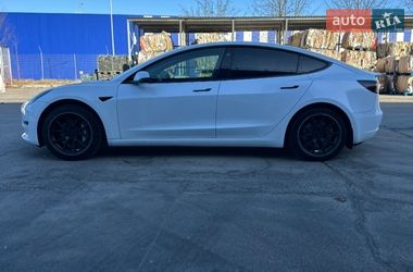 Седан Tesla Model 3 2020 в Львове