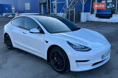 Седан Tesla Model 3 2020 в Львове