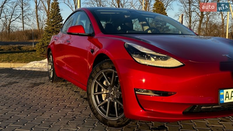 Седан Tesla Model 3 2022 в Кагарлыке