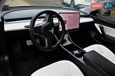 Седан Tesla Model 3 2019 в Черкассах