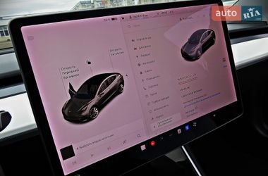 Седан Tesla Model 3 2019 в Черкассах