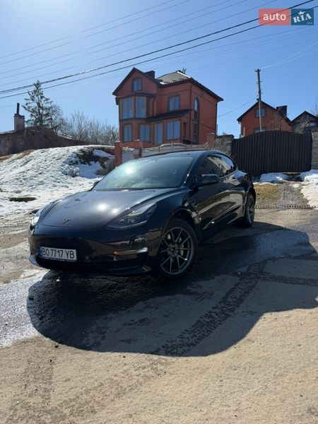 Седан Tesla Model 3 2021 в Тернополі