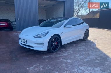 Седан Tesla Model 3 2018 в Киеве