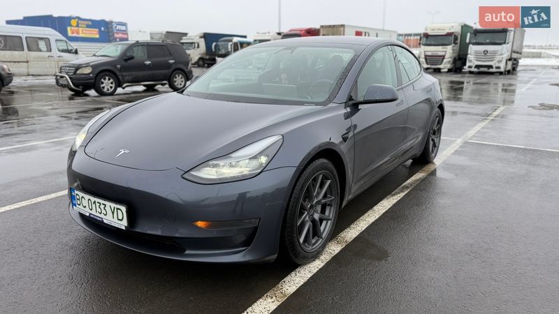 Седан Tesla Model 3 2021 в Львове