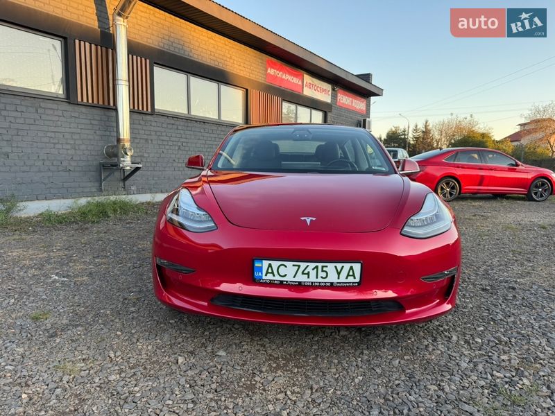 Седан Tesla Model 3 2018 в Луцьку