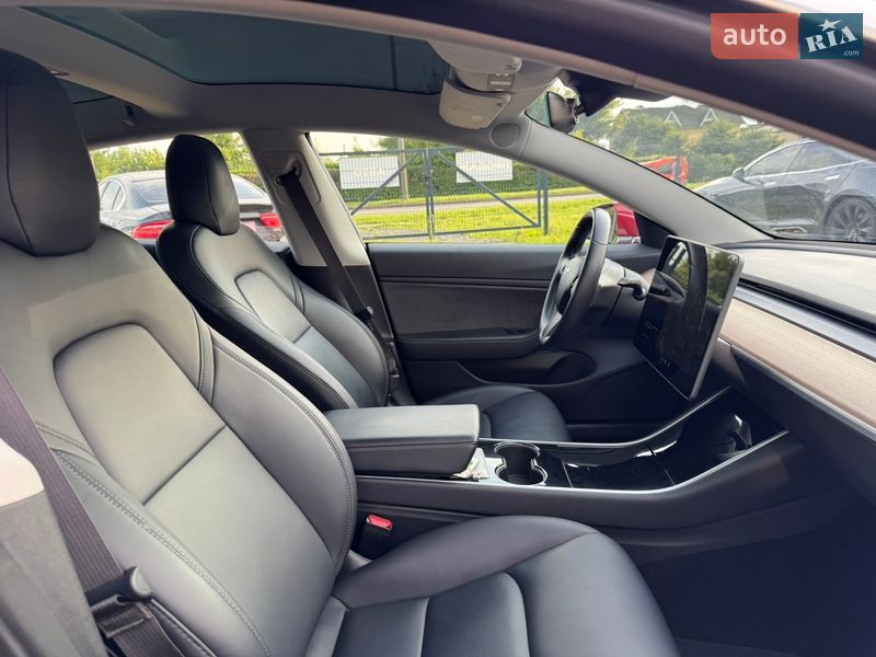 Седан Tesla Model 3 2018 в Луцьку