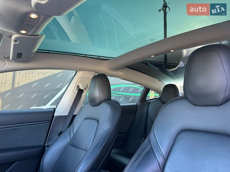 Седан Tesla Model 3 2019 в Києві