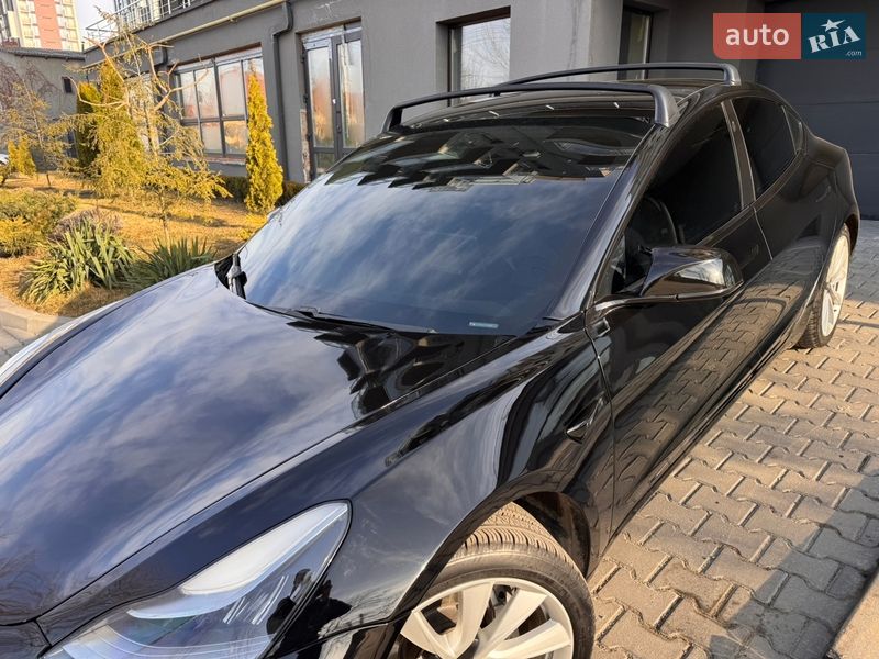 Седан Tesla Model 3 2020 в Івано-Франківську