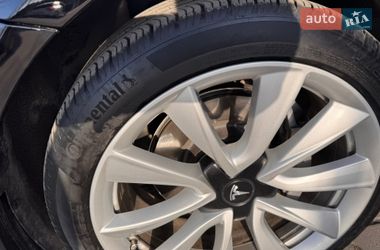 Седан Tesla Model 3 2020 в Ивано-Франковске