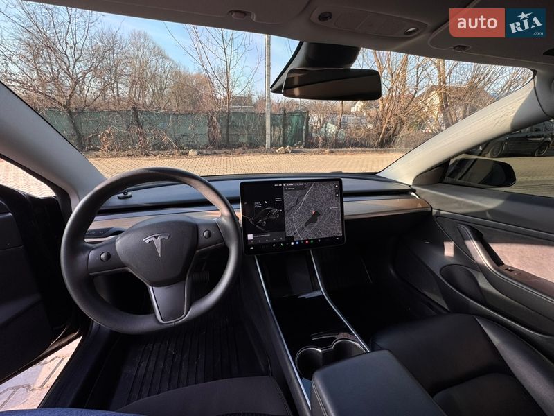 Седан Tesla Model 3 2020 в Івано-Франківську