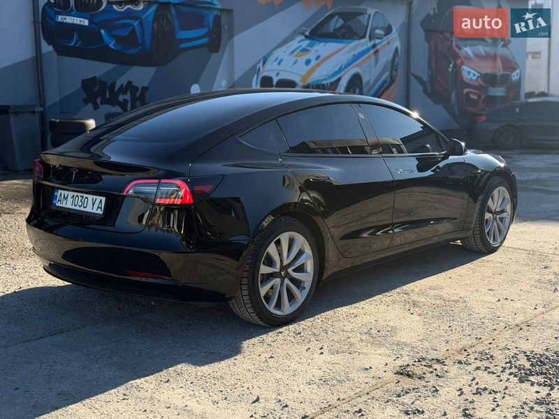 Седан Tesla Model 3 2018 в Житомире