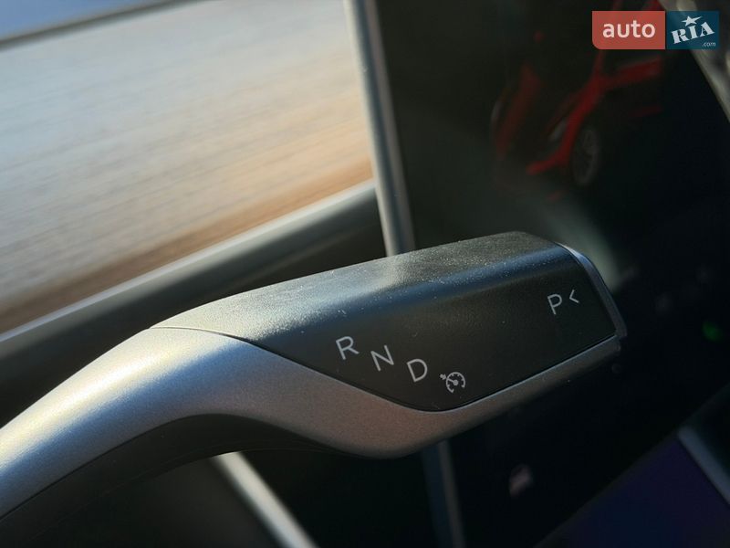 Седан Tesla Model 3 2018 в Житомире