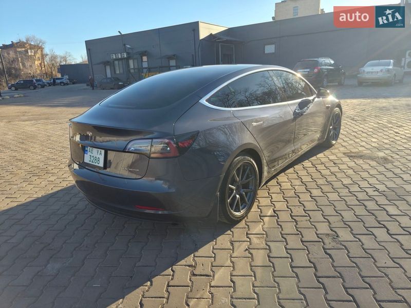 Седан Tesla Model 3 2018 в Кривом Роге