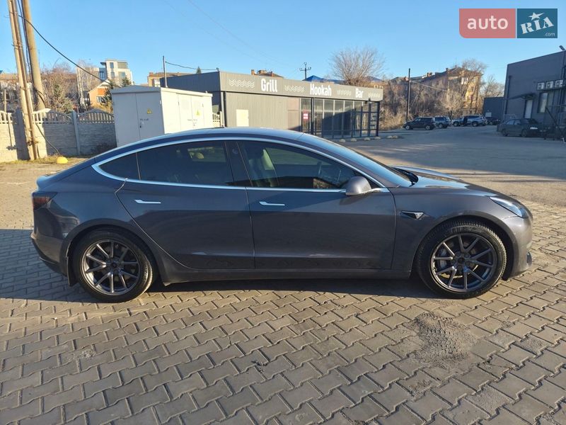Седан Tesla Model 3 2018 в Кривом Роге