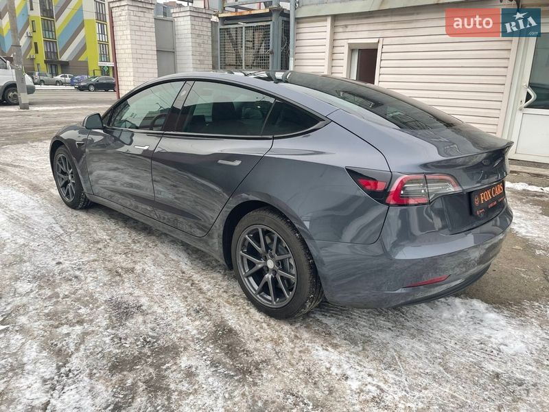 Седан Tesla Model 3 2018 в Києві