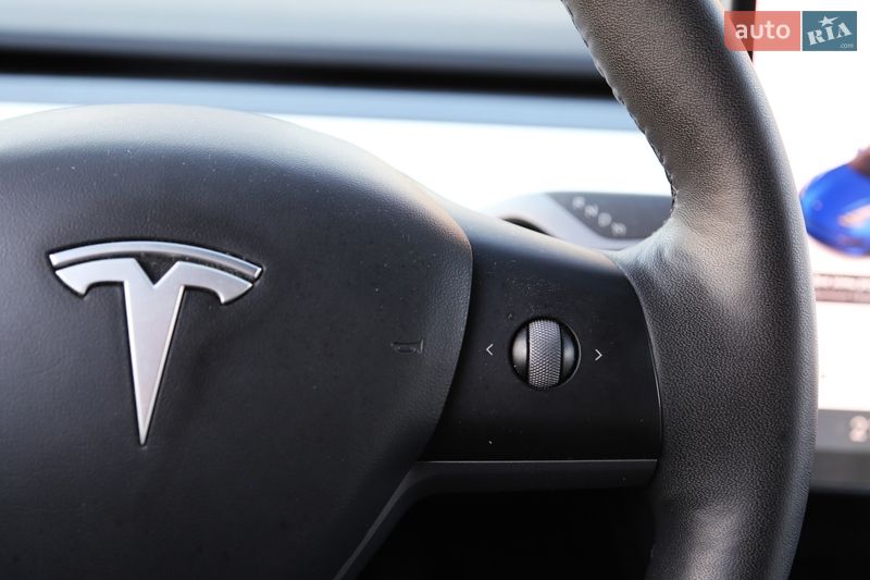 Седан Tesla Model 3 2021 в Києві