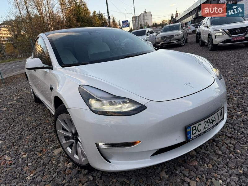 Седан Tesla Model 3 2021 в Трускавце
