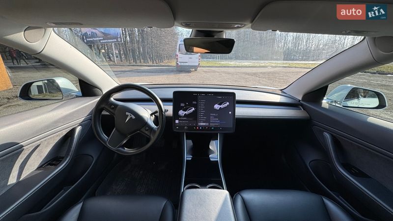 Седан Tesla Model 3 2018 в Ивано-Франковске
