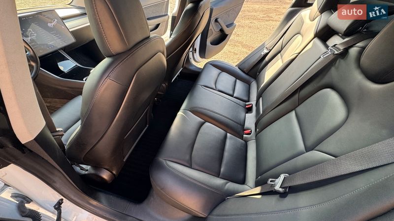 Седан Tesla Model 3 2018 в Ивано-Франковске