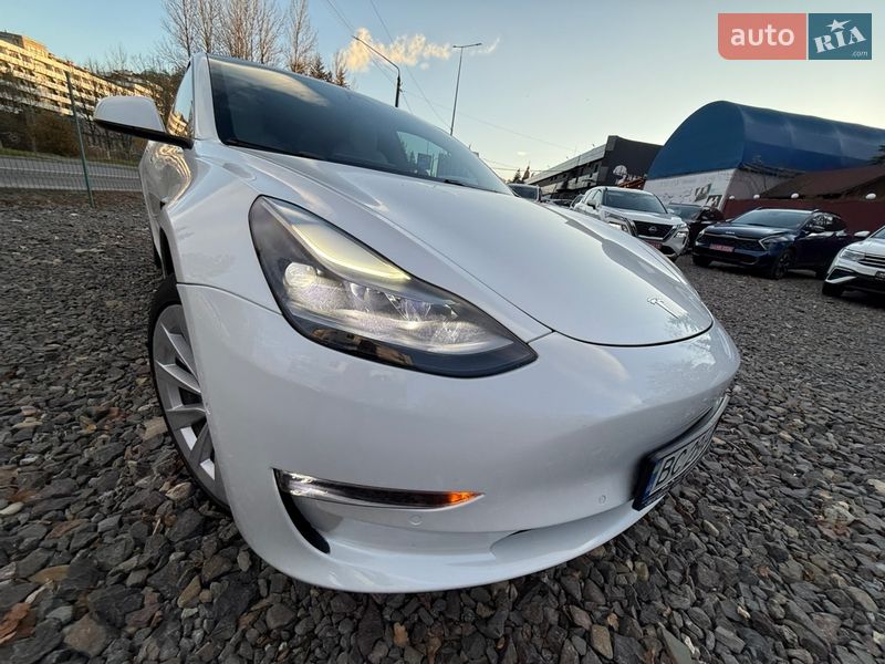 Седан Tesla Model 3 2021 в Трускавце