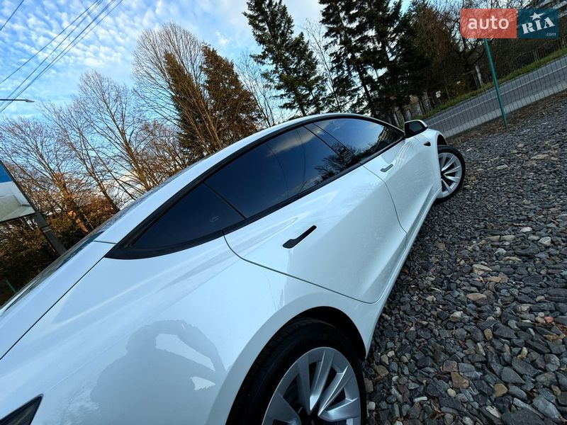 Седан Tesla Model 3 2021 в Трускавце