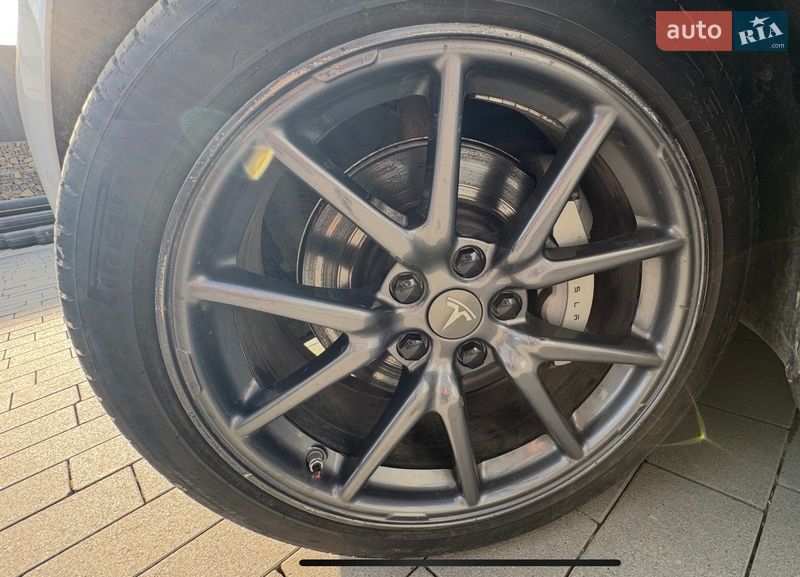 Седан Tesla Model 3 2018 в Ивано-Франковске