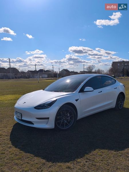 Седан Tesla Model 3 2023 в Болграде