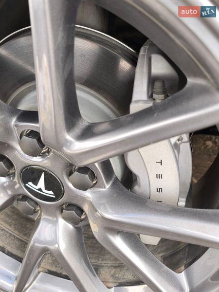 Седан Tesla Model 3 2023 в Болграде