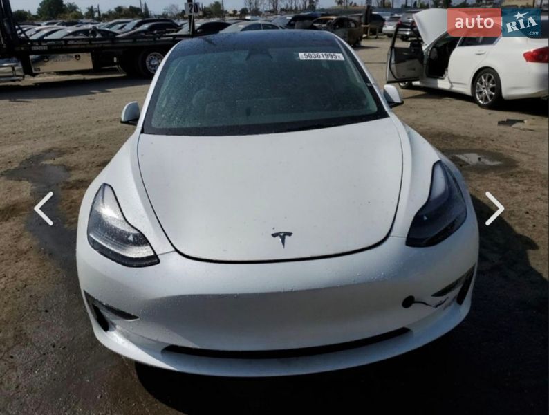 Седан Tesla Model 3 2023 в Болграде