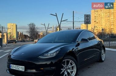Седан Tesla Model 3 2018 в Харкові