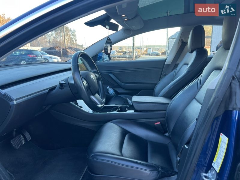 Седан Tesla Model 3 2018 в Ірпені