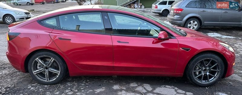 Седан Tesla Model 3 2022 в Ровно