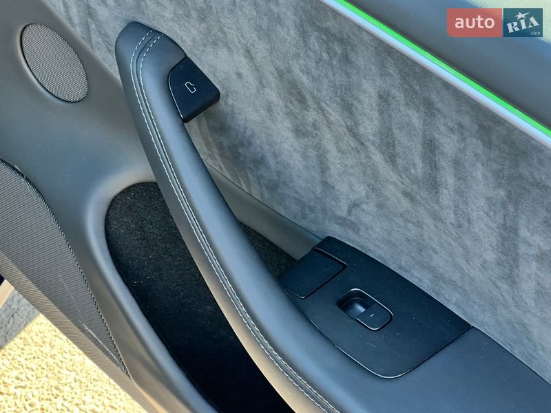 Седан Tesla Model 3 2024 в Киеве