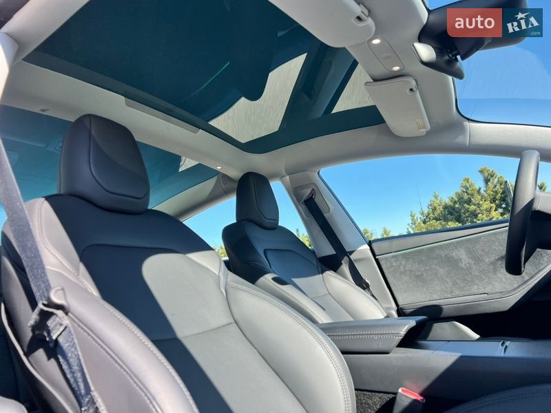 Седан Tesla Model 3 2024 в Киеве